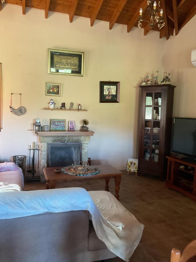 Beautiful 3 Bedr House In Arakapas With Fireplace Eksteriør bilde