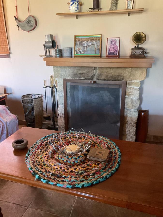 Beautiful 3 Bedr House In Arakapas With Fireplace Eksteriør bilde