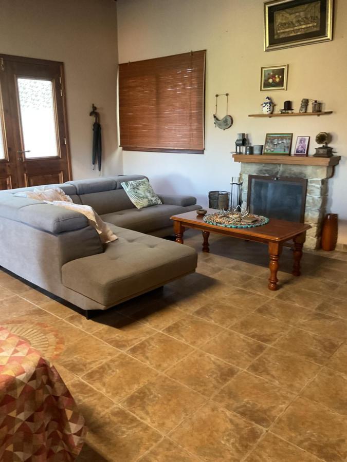 Beautiful 3 Bedr House In Arakapas With Fireplace Eksteriør bilde