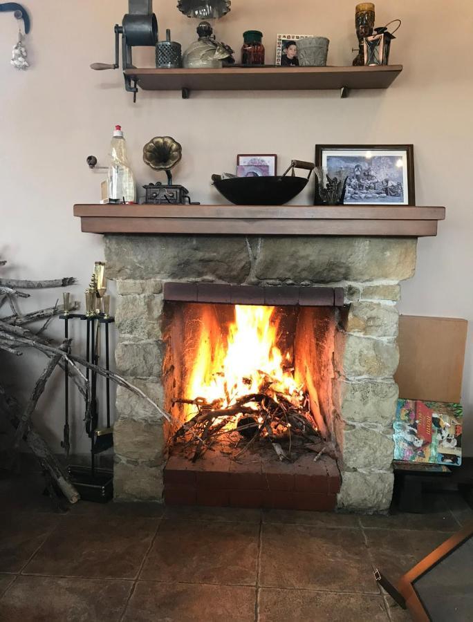 Beautiful 3 Bedr House In Arakapas With Fireplace Eksteriør bilde