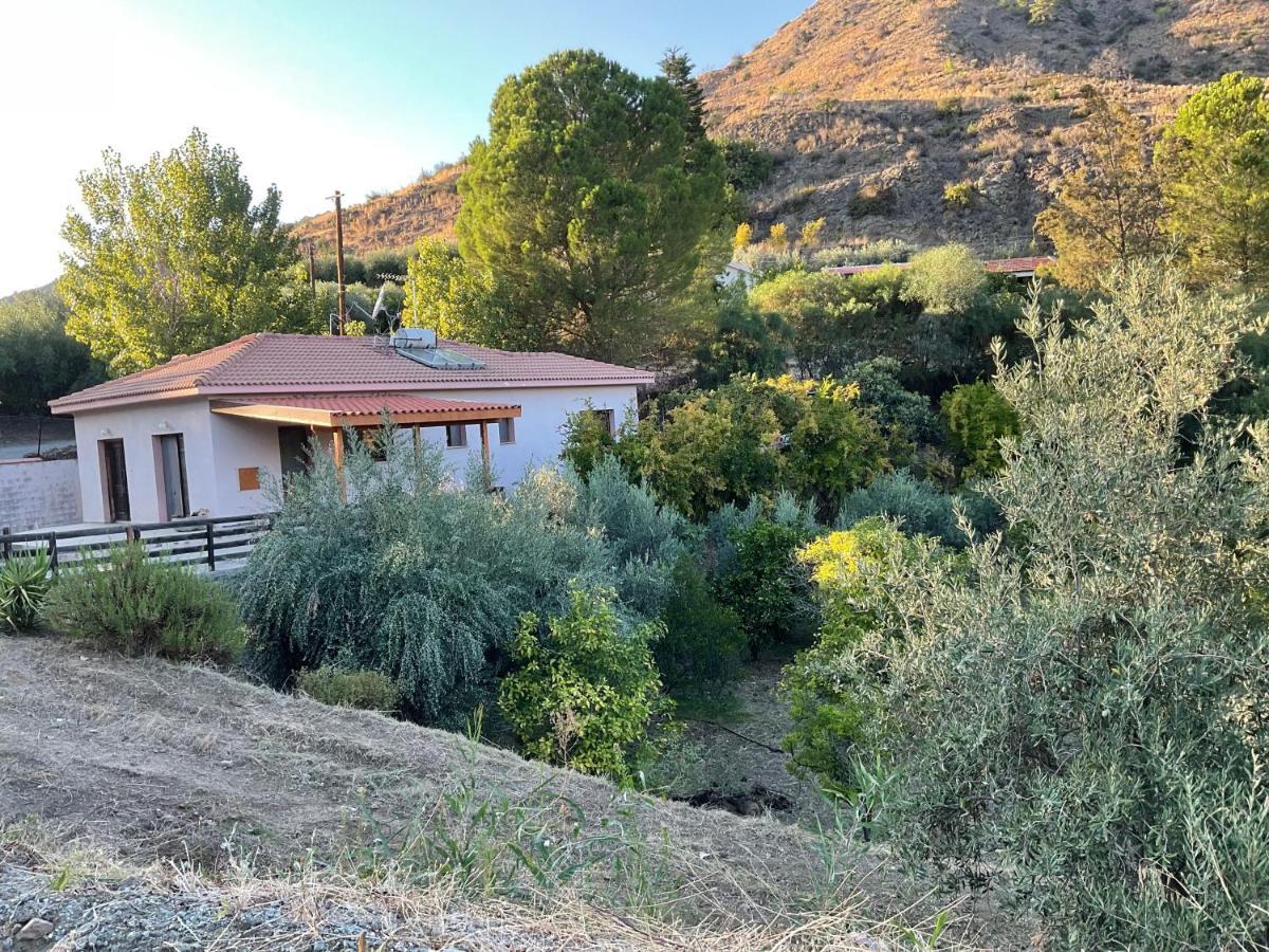 Beautiful 3 Bedr House In Arakapas With Fireplace Eksteriør bilde